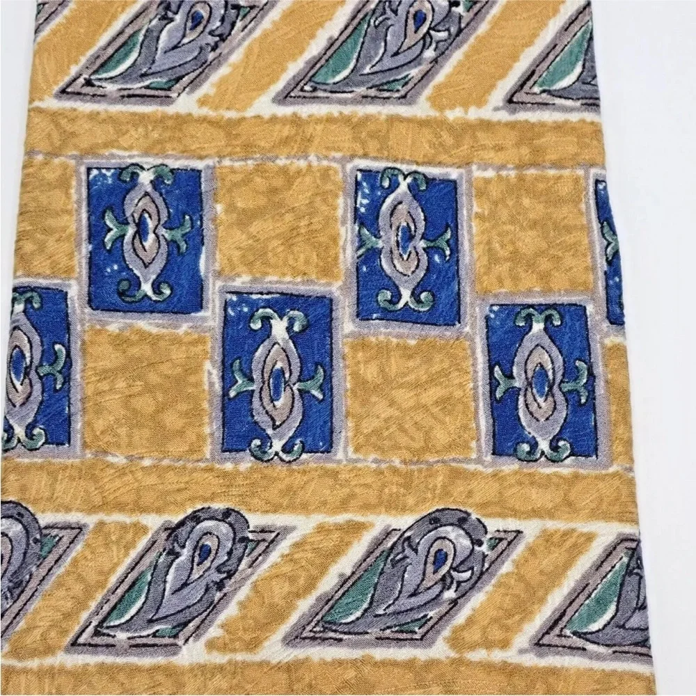 Albert Nipon Tie 100% Silk Made In The USA 57